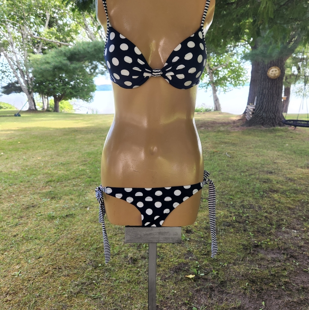 Poka dot bikini - Picture 2 of 11